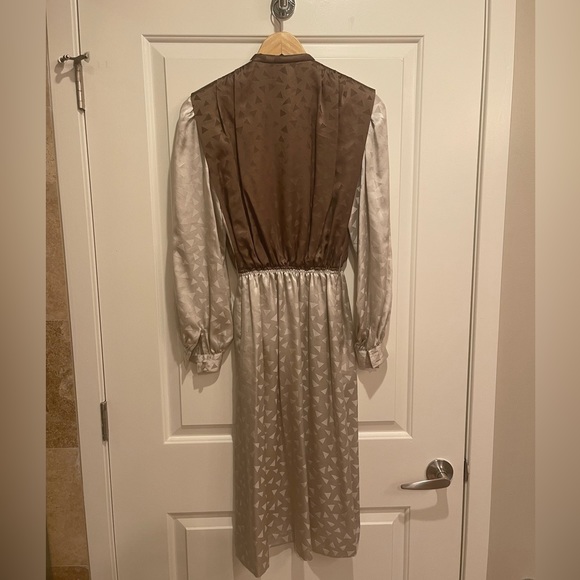 Vintage 100% Silk Long-Sleeved Dress - Picture 3 of 9